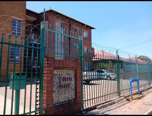 2 BEDROOM PROPERTY TO RENT IN GERMISTON SOUTH